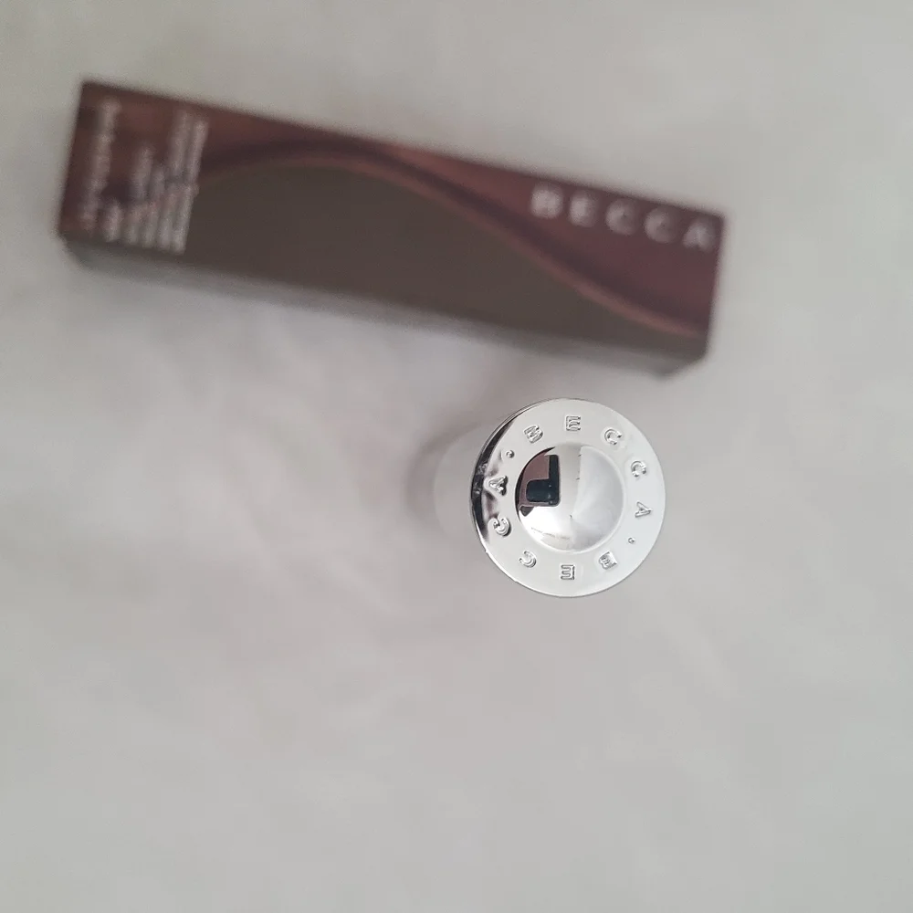 BECCA Ultimate Coverage Longwear Concealer in Java